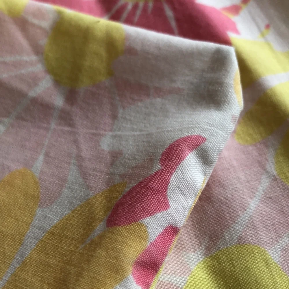 Pequot Floral Pillowcase Set 1970s Pink and Yellow Daisies Pequot Pillowcase